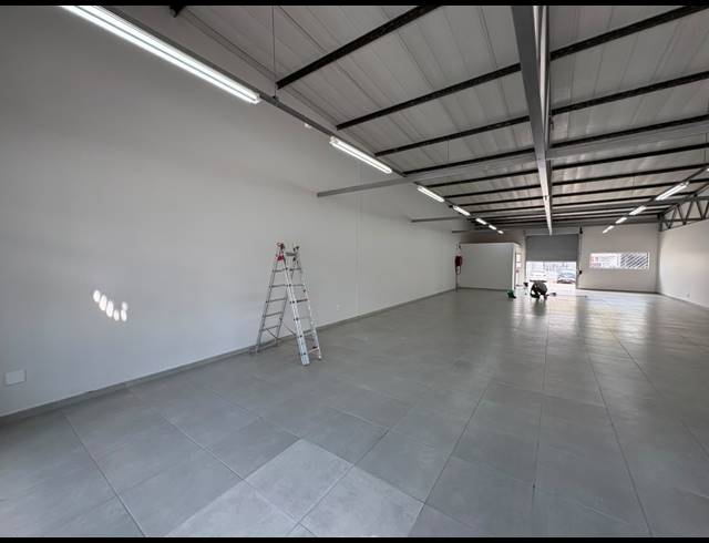 200M² RETAIL TO LET IN GANTS PLAZA